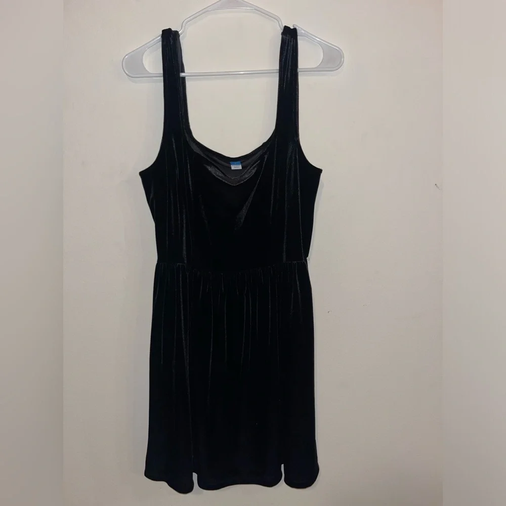 Dress - Picture 4 of 4